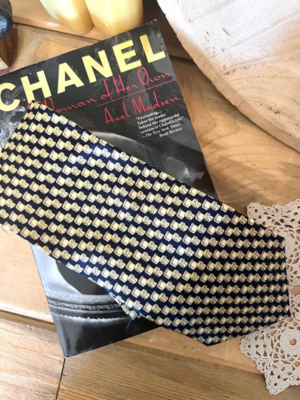 Vintage MUSEUM ARTIFACTS Novelty Toilet Bowl Print Men's All Silk Tie Hand Made!